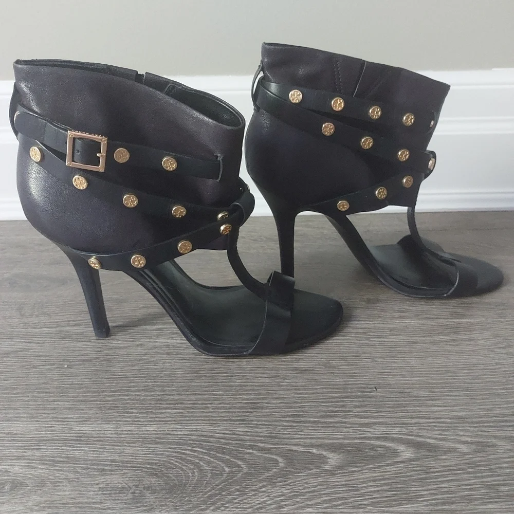 Tory Burch T black leather stiletto strappy heel pumps with gold TB stud accents - Picture 4 of 10